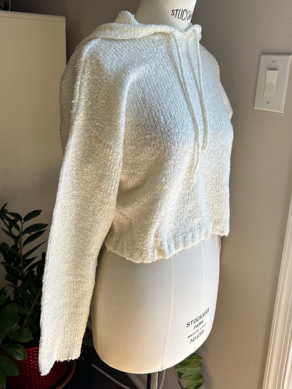 NWOT ASOS off-white relaxed fit cropped knitted hoodie sweater XS US 2 cream